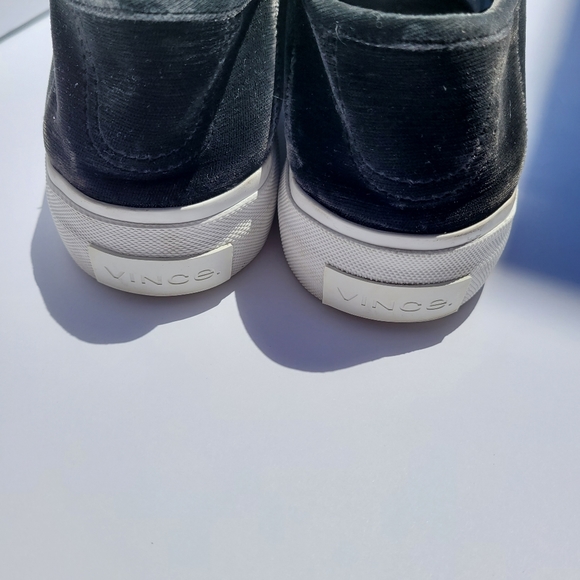Vince Copley Velvet Black Platform Sneaker size 9 - Picture 3 of 7